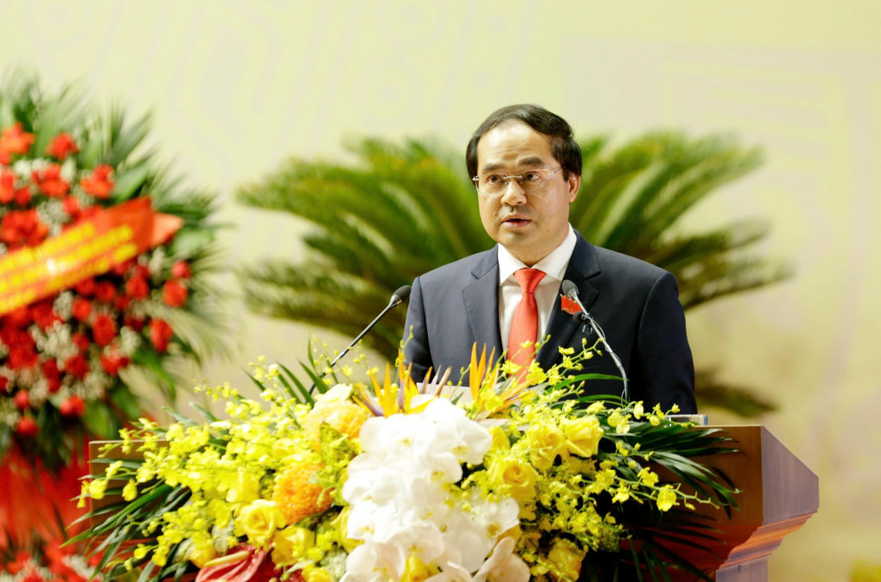 Ông Trịnh Xuân Trường - Bí thư Tỉnh ủy, Chủ tịch HĐND tỉnh Lào Cai phát biểu tại Đại hội.