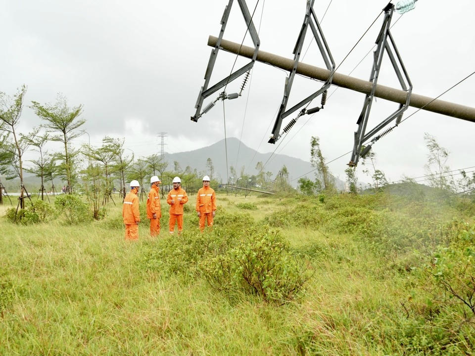 Số lượng người dân bị mất điện tăng mạnh