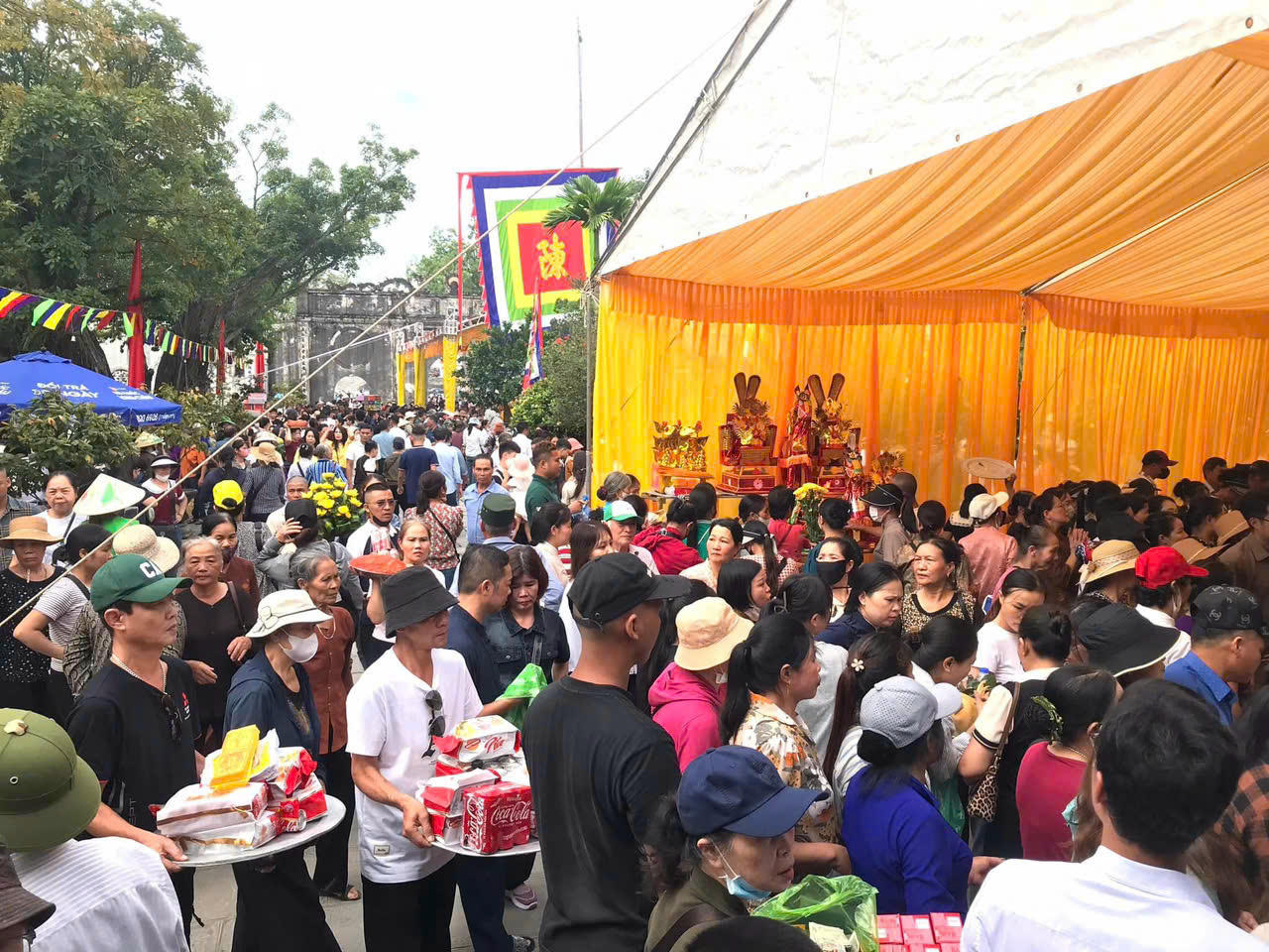 Trong hai ngày cuối tuần (27 – 28/9), Di sản văn hóa thế giới Côn Sơn – Kiếp Bạc đã đón khoảng 65.000 lượt du khách.