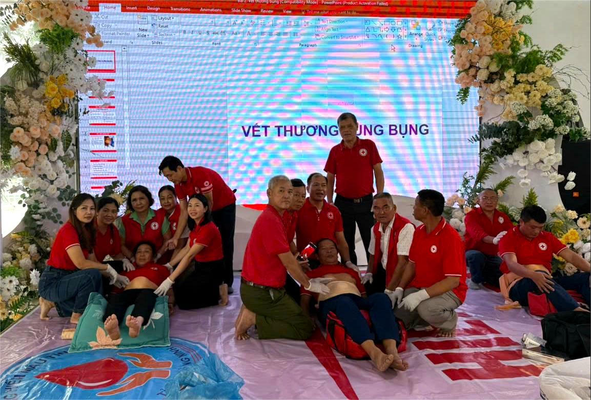 Qua lớp tập huấn nhằm trang bị những kiến thức, kỹ năng, thực hành sơ cấp cứu ban đầu.