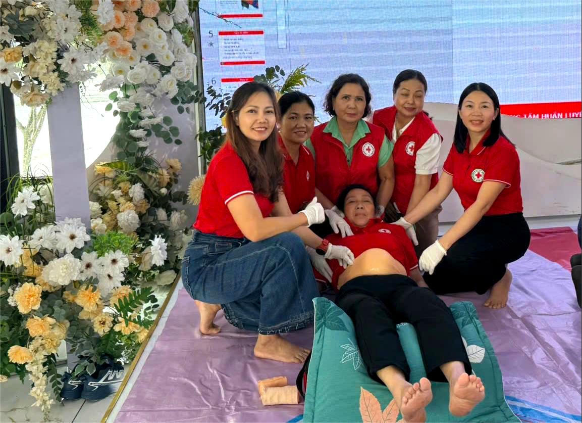 Tập huấn sơ cứu vết thương ổ bụng.