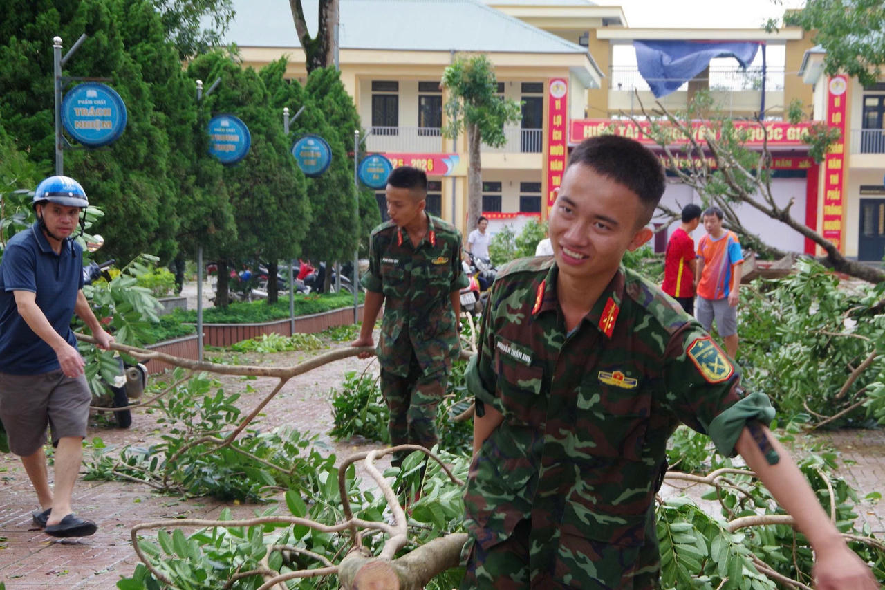Hà Tĩnh huy động tổng lực khắc phục hậu quả bão số 10
