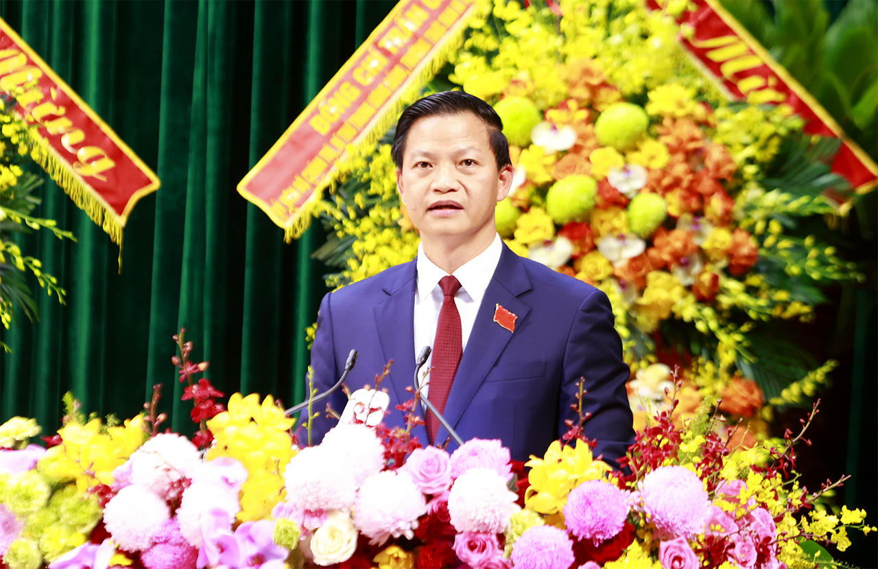 Chủ tịch UBND tỉnh Vương Quốc Tuấn thông qua Báo cáo tổng hợp các ý kiến tham gia vào dự thảo các văn kiện trình tại Đại hội đại biểu toàn quốc lần thứ XIV của Đảng.