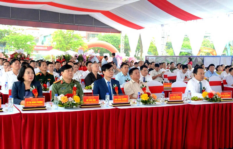 Các đại biểu tham dự Lễ khởi công dự án. (Ảnh: CTV)