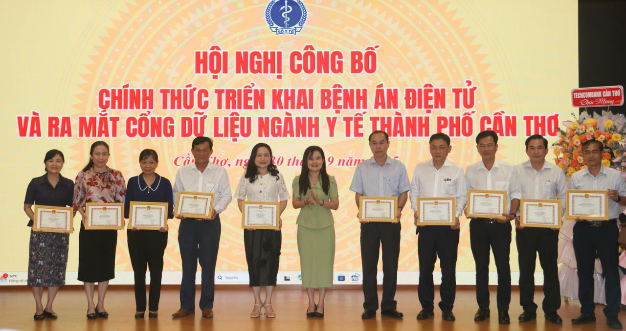 Cần Thơ công bố bệnh án điện tử và ra mắt Cổng dữ liệu ngành y tế
