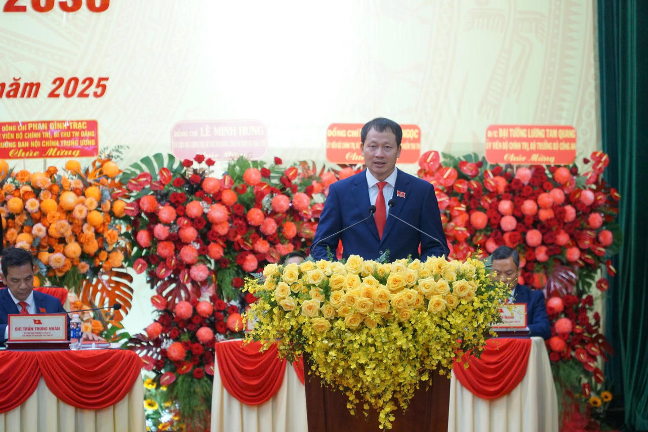 Ông Vũ Hồng Văn, Bí thư Tỉnh uỷ Đồng Nai phát biểu tiếp thu ý kiến.