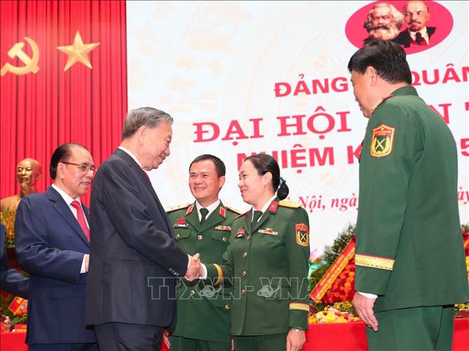 Tổng Bí thư Tô Lâm với các đại biểu dự đại hội. Ảnh: Trọng Đức/TTXVN