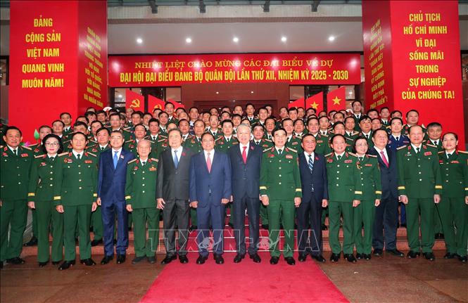 Tổng Bí thư Tô Lâm, Thủ tướng Phạm Minh Chính, Chủ tịch Quốc hội Trần Thanh Mẫn, Thường trực Ban Bí thư Trần Cẩm Tú và các đại biểu dự Đại hội. Ảnh: Trọng Đức/TTXVN