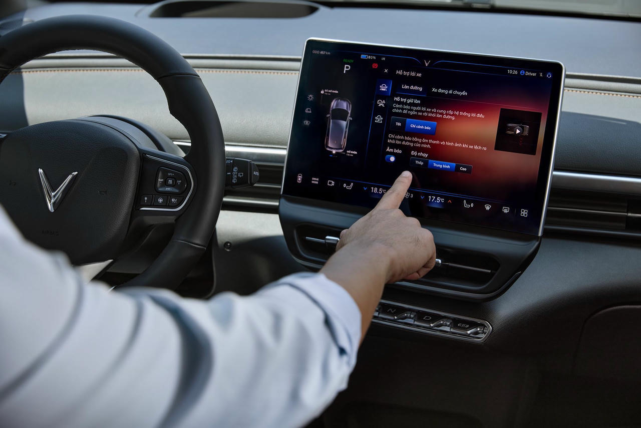 Chi phí 0 đồng, lái thảnh thơi, chủ xe VinFast VF 6 tận hưởng từng chuyến đi