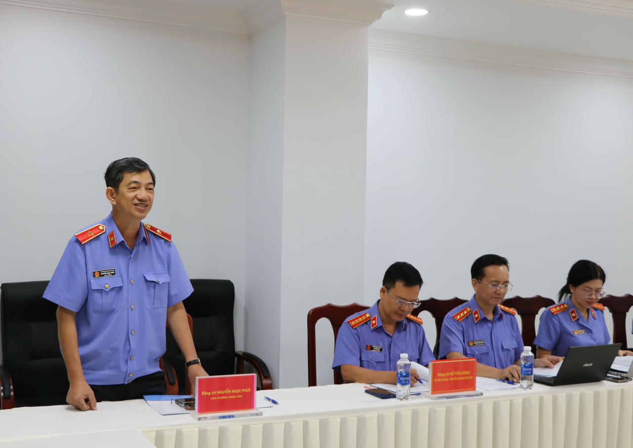 Ông Nguyễn Ngọc Phúc, Viện trưởng VKSND tỉnh An Giang phát biểu tại lễ ký kết. Ảnh: Tiến Dũng