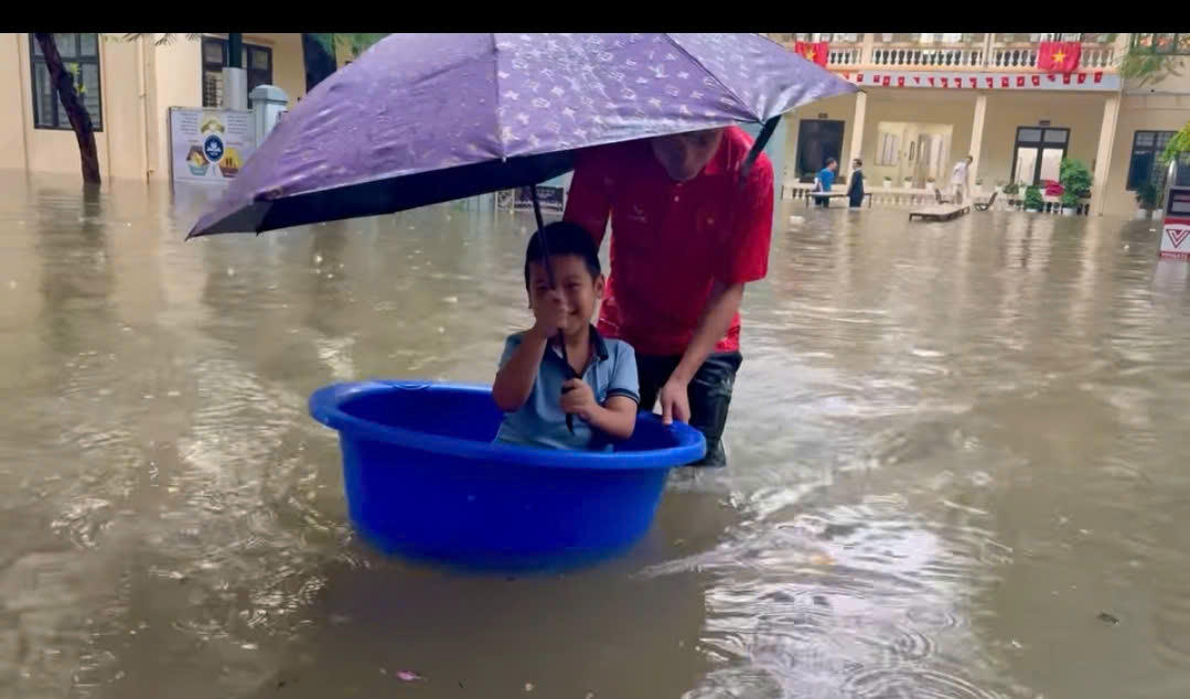 Mưa bão 30/9 và bài học về sự linh hoạt trong giáo dục