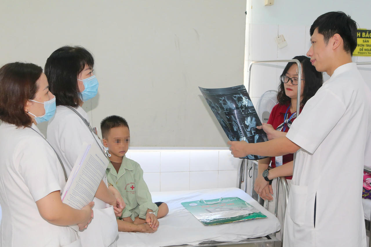 Kịp thời cứu bệnh nhi bị dị dạng mạch máu phổi hiếm gặp