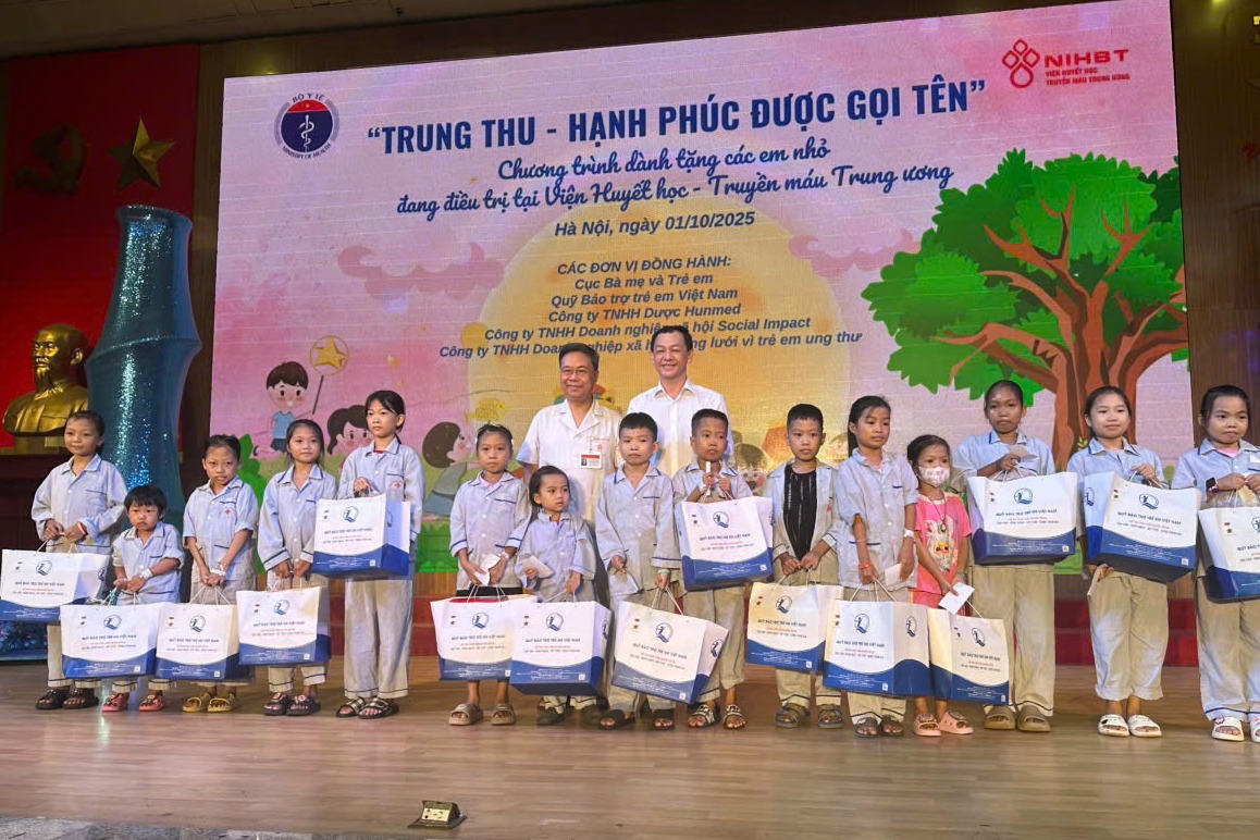 Tết Trung thu - mang "ánh trăng yêu thương" dành tặng các bệnh nhi 