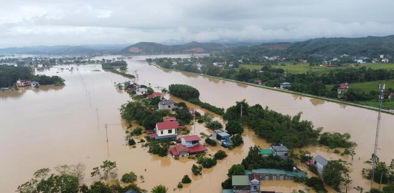 Phó Chủ tịch UBND tỉnh Thanh Hóa chỉ đạo tuyệt đối không bỏ sót người dân đang còn trong khu vực nguy hiểm