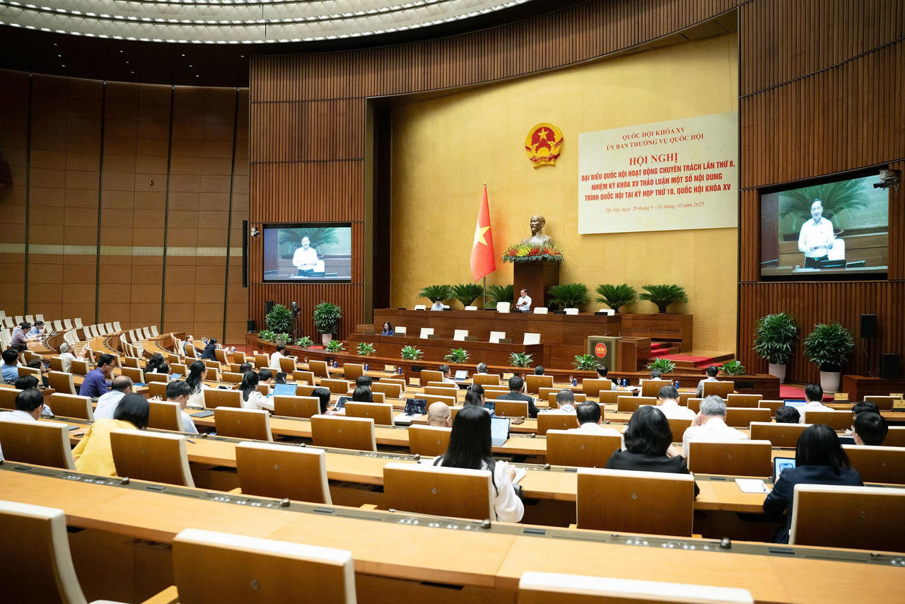 Quang cảnh buổi làm việc ngày 1/10 tại Hội nghị. (Ảnh: quochoi.vn)