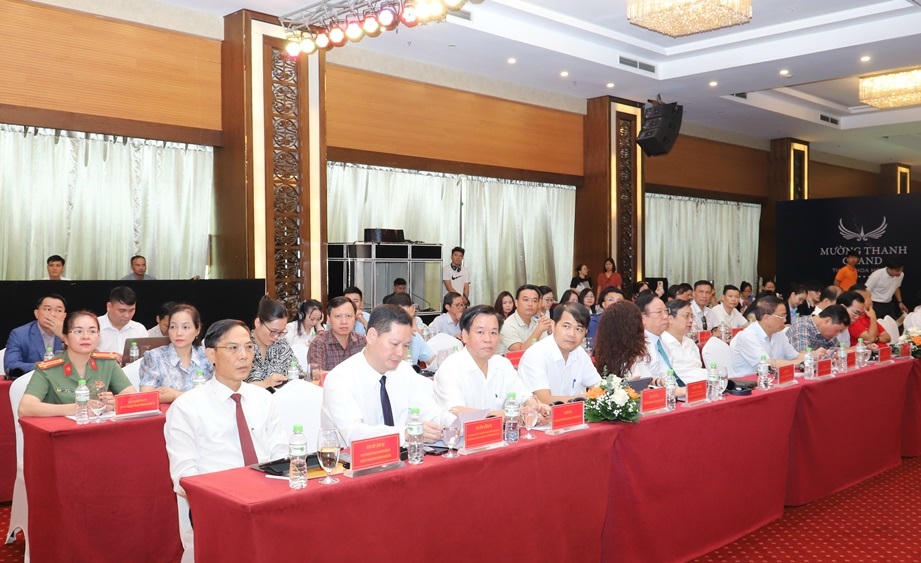 Các đại biểu dự hội nghị.