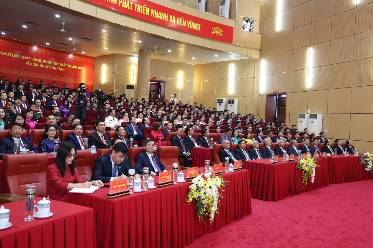 Các đại biểu dự phiên bế mạc đại hội.