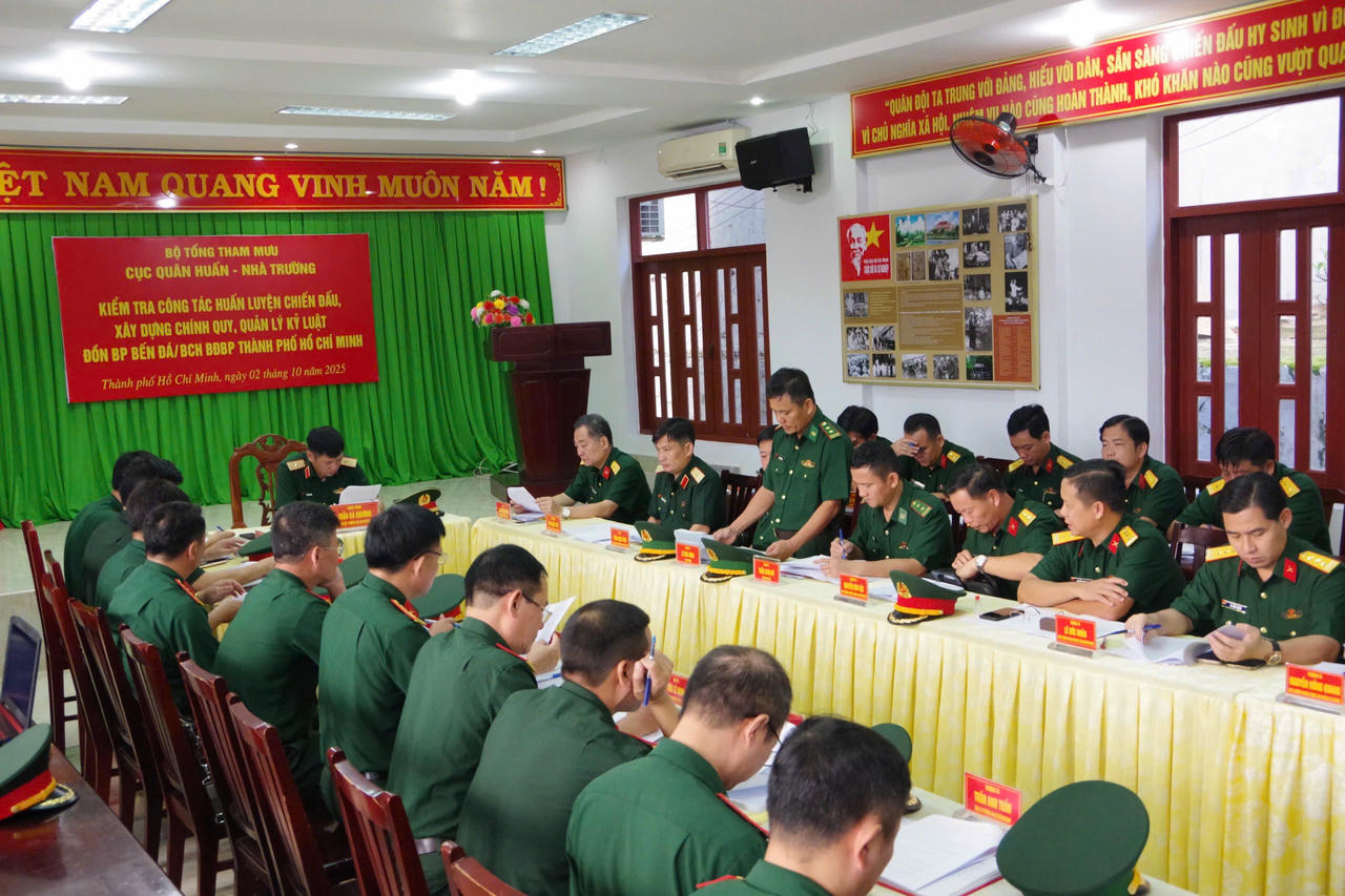 Toàn cảnh buổi kiểm tra của Bộ Tổng tham mưu tại Đồn Biên phòng Bến Đá