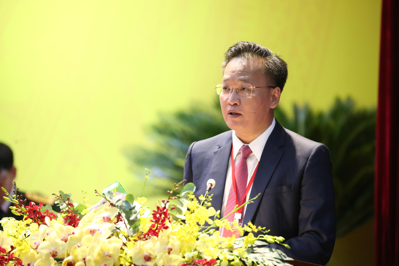 Uỷ viên Trung ương Đảng, Bí thư tỉnh uỷ Nguyễn Hữu Nghĩa phát biểu tại Đại hội.