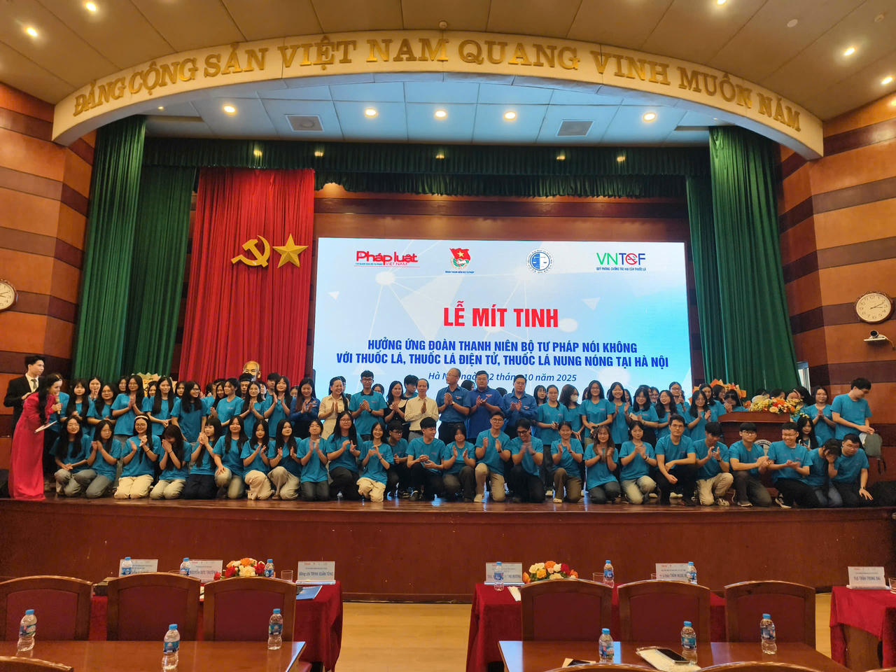 Đồng lòng xây dựng môi trường không thuốc lá.