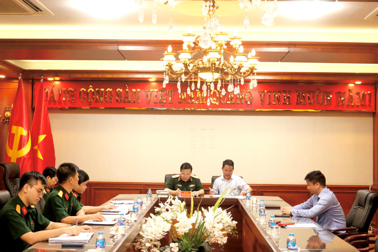 Báo Pháp luật Việt Nam phối hợp với Cục Pháp chế, Bộ Quốc phòng tuyên truyền, phổ biến chính sách pháp luật