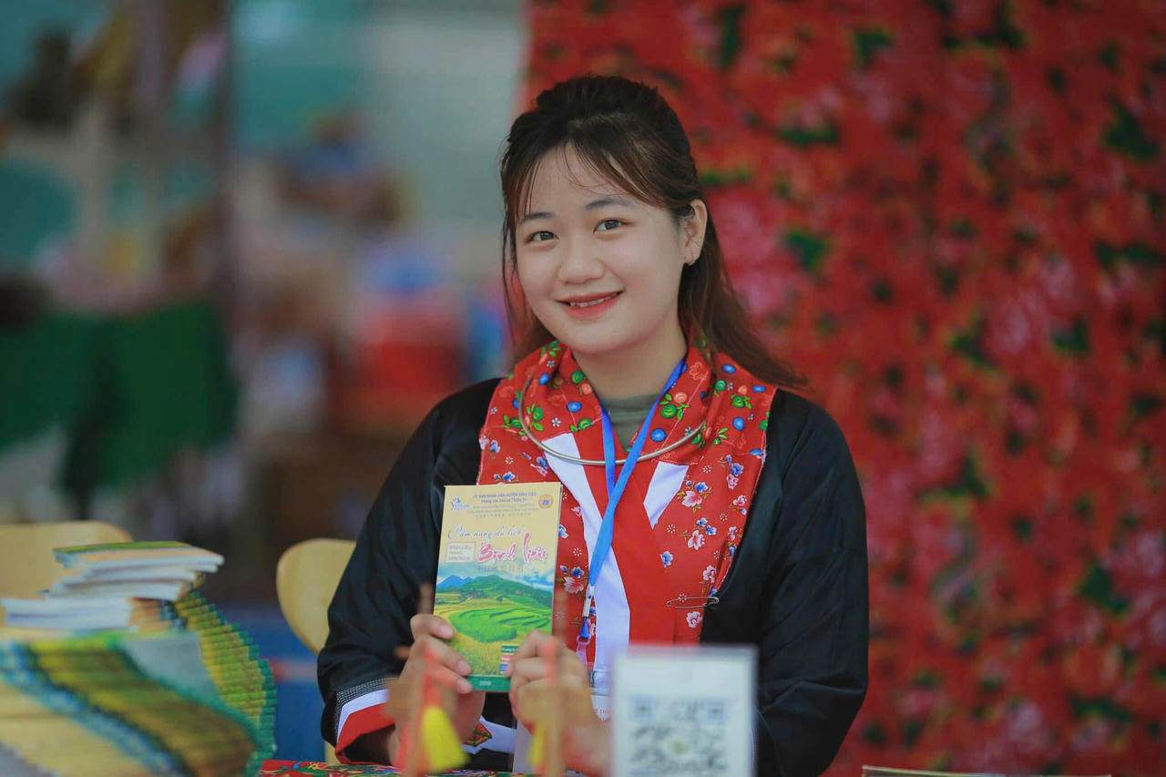 Chương trình có sự tham gia của các nghệ sĩ, ca sĩ, diễn viên múa chuyên nghiệp cùng nhiều gương mặt nghệ nhân.