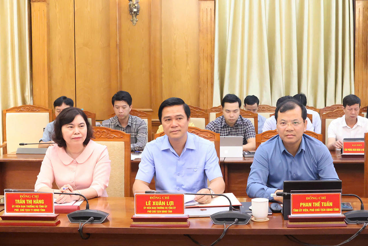 Các đại biểu tham dự hội nghị.