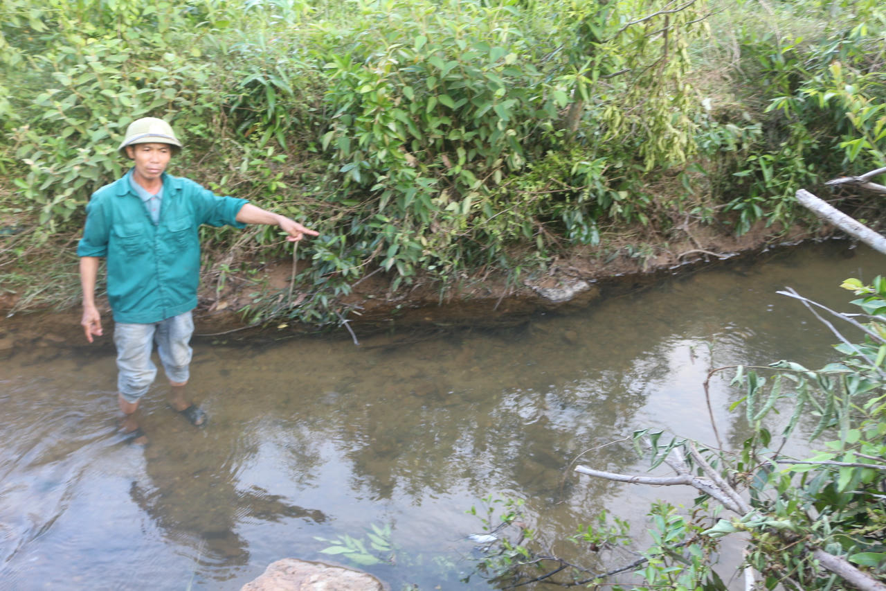Ông Trần Minh Dụy, người đăng tải
thông tin trên mạng xã hội phản ánh có hiện tượng nước đổi màu, bốc mùi.
