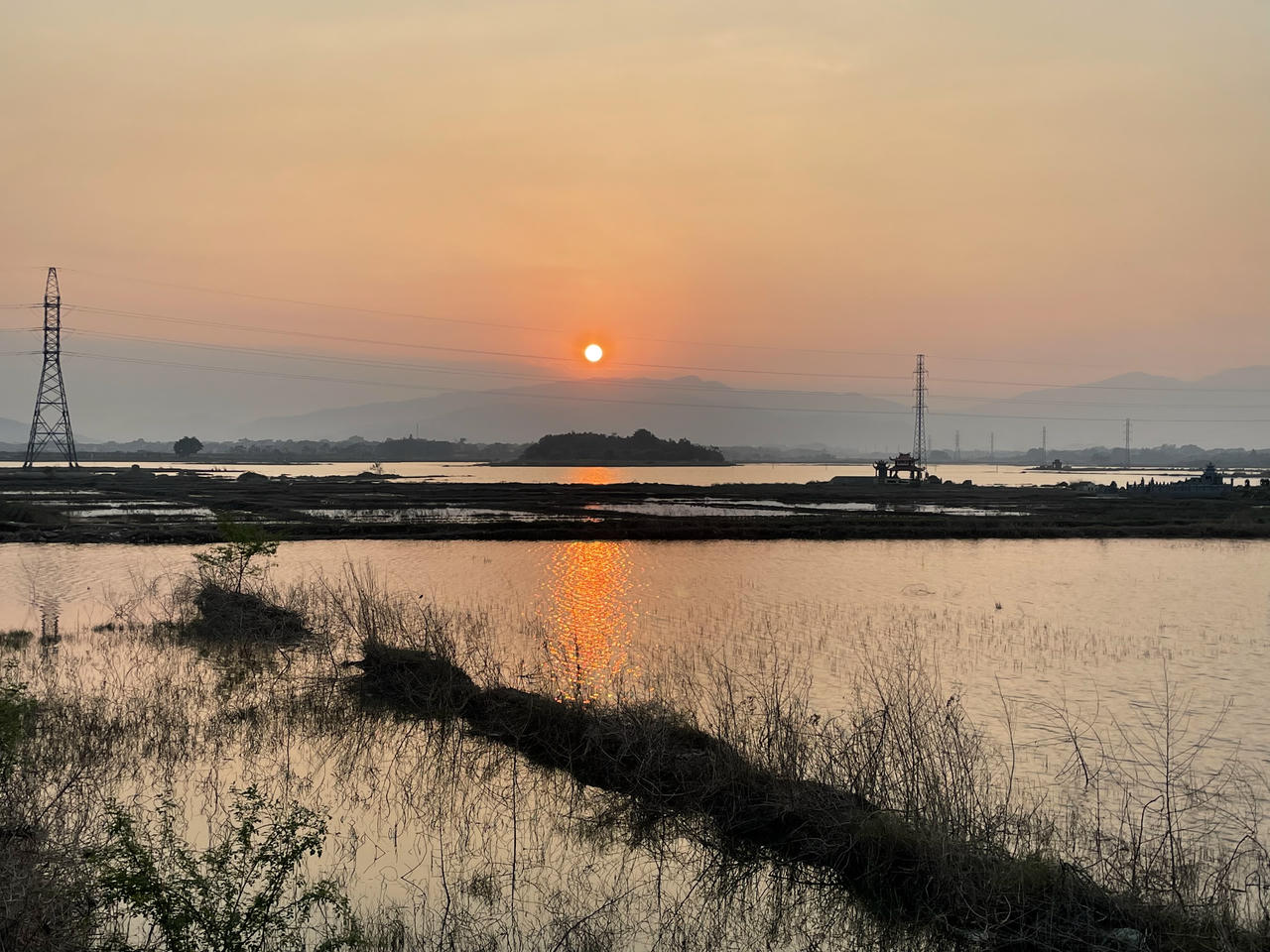 Giông bão, đời người và lẽ sống thuận thiên