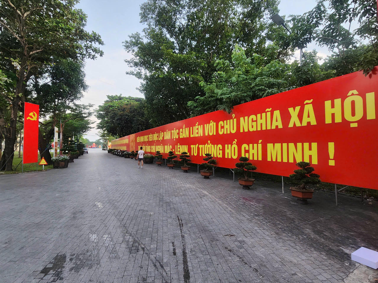 Đại hội dự kiến sẽ bầu Ban Chấp hành Đảng bộ TP Huế khóa XVII gồm 52 đồng chí, Ban Thường vụ Thành ủy gồm 15 đồng chí, Ủy ban Kiểm tra Thành ủy gồm 11 đồng chí.