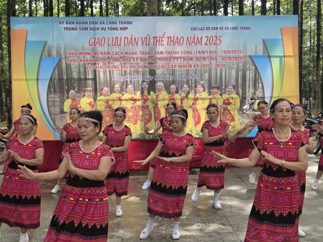 Một tiết mục văn nghệ đậm đà bản sắc truyền thống xã Long Thành chào mừng ngày Quốc khánh 2/9.