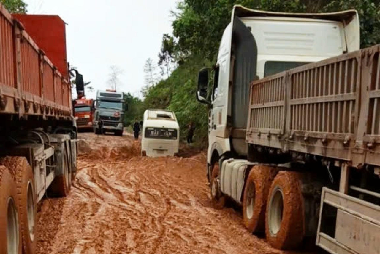 Cận cảnh tuyến đường 'khổ nhất' Đà Nẵng khiến người dân, cánh tài xế ngán ngẩm