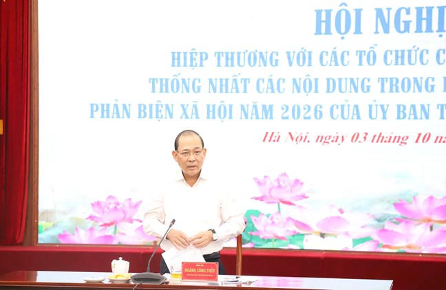 Phó Chủ tịch UBTƯ MTTQ Việt Nam Hoàng Công Thủy phát biểu kết luận tại Hội nghị. Ảnh: Hương Diệp