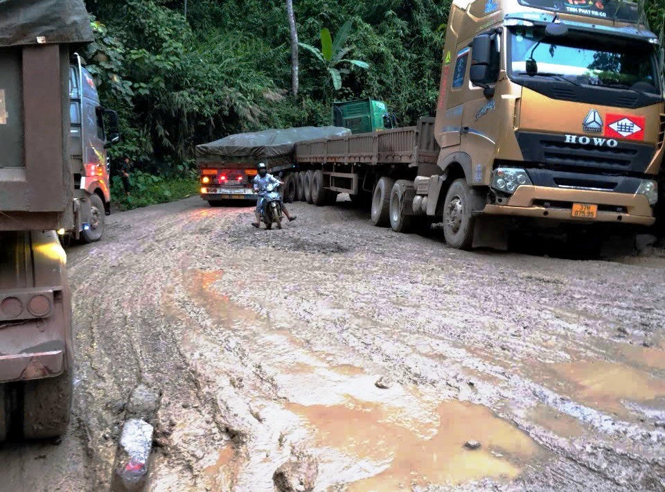 Cận cảnh tuyến đường 'khổ nhất' Đà Nẵng khiến người dân, cánh tài xế ngán ngẩm