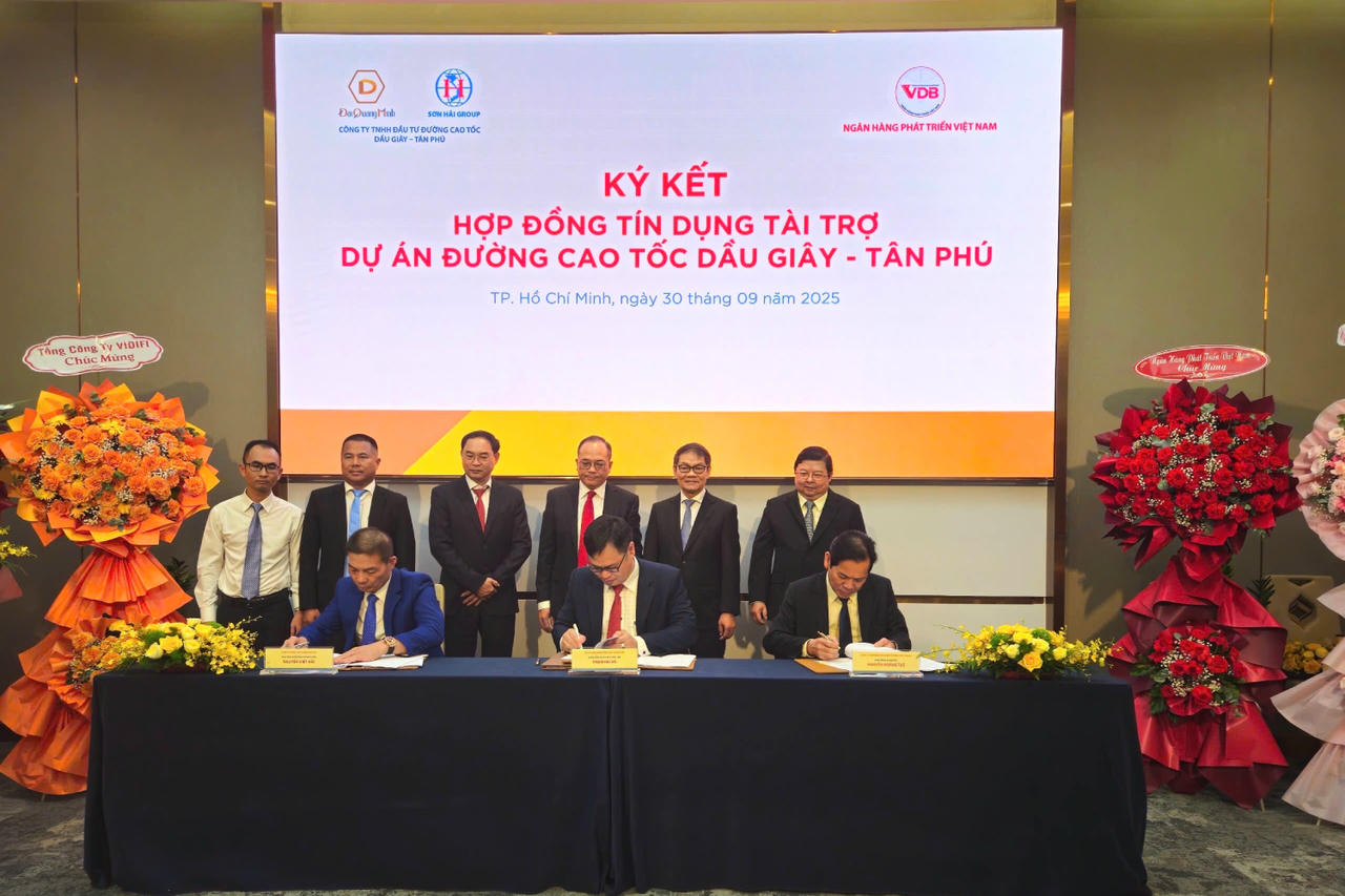 VDB ký kết hợp đồng tín dụng Dự án cao tốc Dầu Giây – Tân Phú