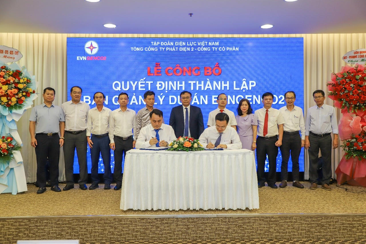 EVNGENCO2-PMB và Ban QLDA Thủy điện Sông Bung 2 ký kết bàn giao các dự án.