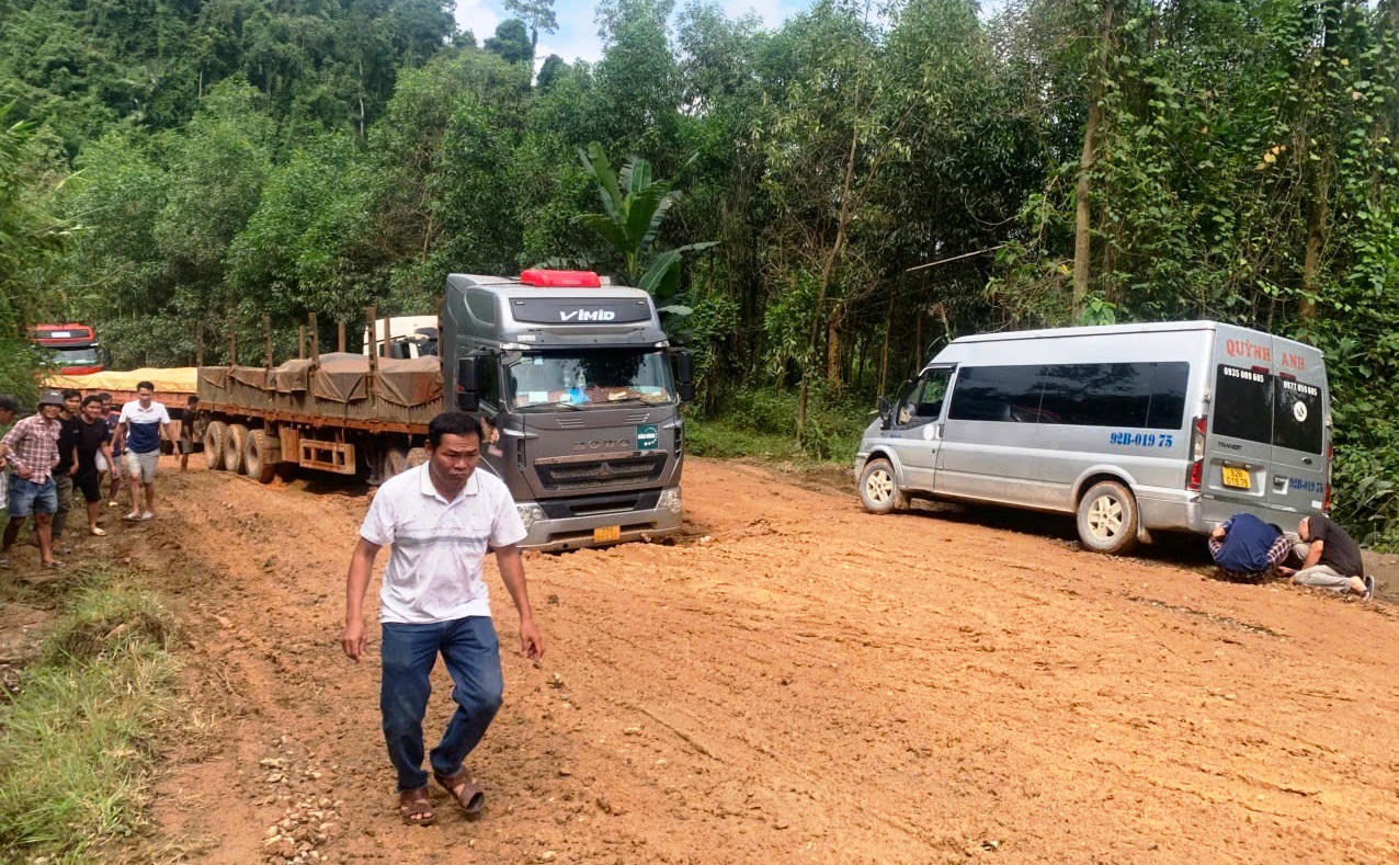 Cận cảnh tuyến đường 'khổ nhất' Đà Nẵng khiến người dân, cánh tài xế ngán ngẩm