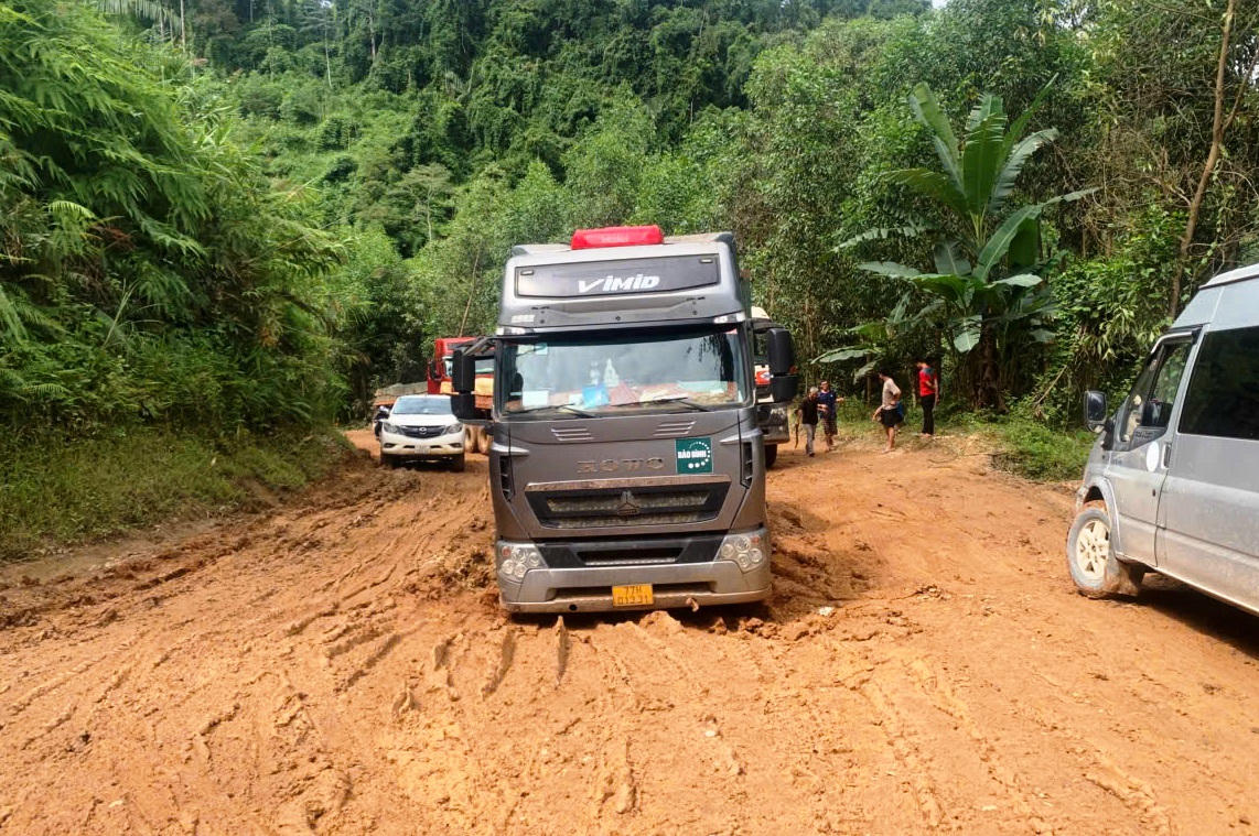 Cận cảnh tuyến đường 'khổ nhất' Đà Nẵng khiến người dân, cánh tài xế ngán ngẩm