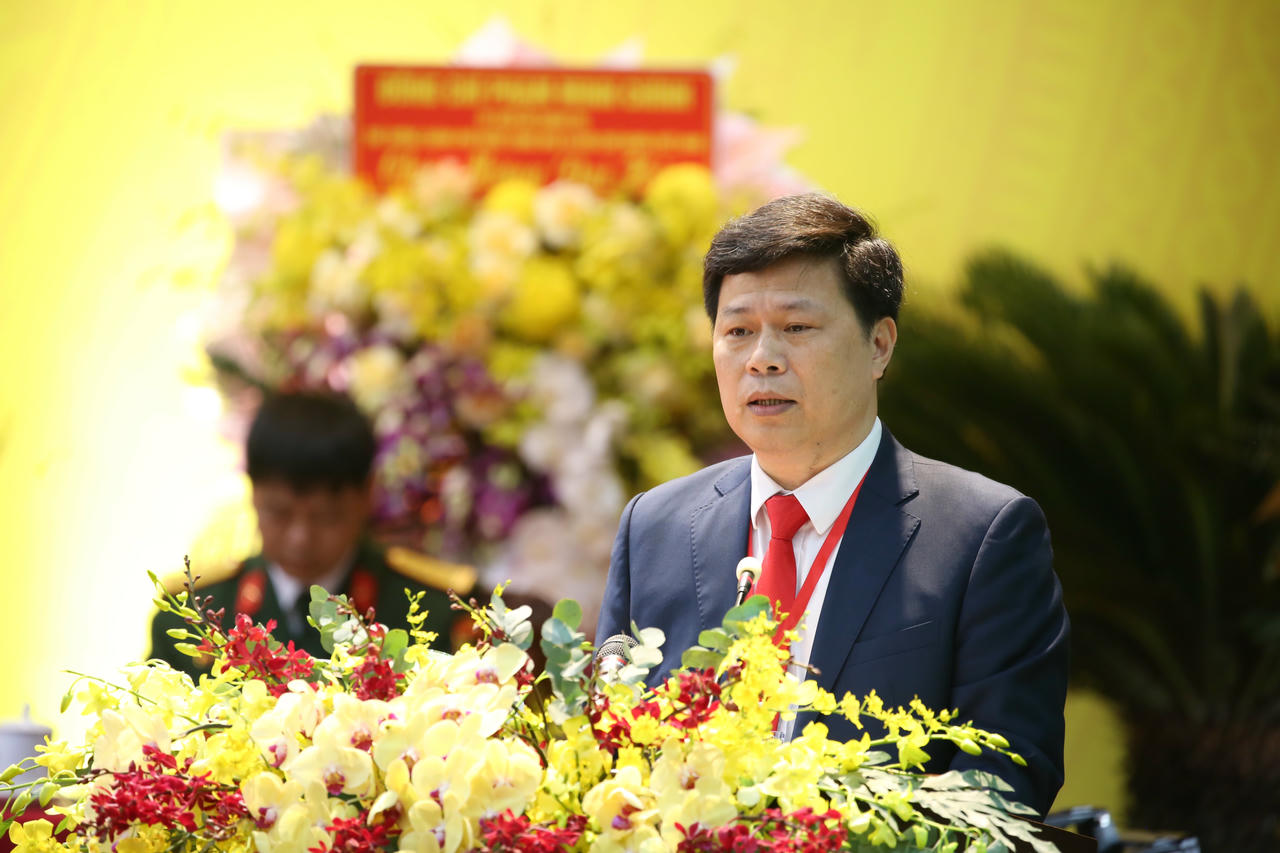  Phó Bí thư thường trực Tỉnh ủy Trần Quốc Toản trình bày Báo cáo chính trị tại Đại hội.