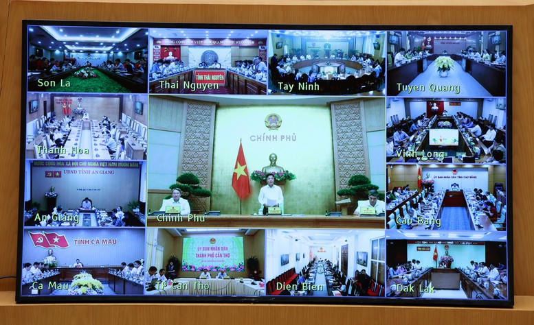 Phiên họp được kết nối trực tuyến tới trụ sở UBND các tỉnh, thành phố trên cả nước.
