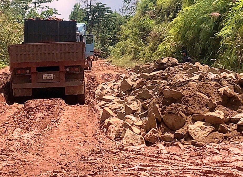 Cận cảnh tuyến đường 'khổ nhất' Đà Nẵng khiến người dân, cánh tài xế ngán ngẩm