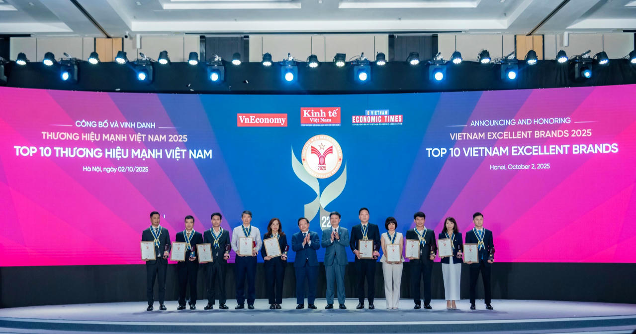 Top 10 thương hiệu mạnh Việt Nam tiếp tục 'điểm danh' FPT Top 10 thương hiệu mạnh Việt Nam tiếp tục 'điểm danh' FPT