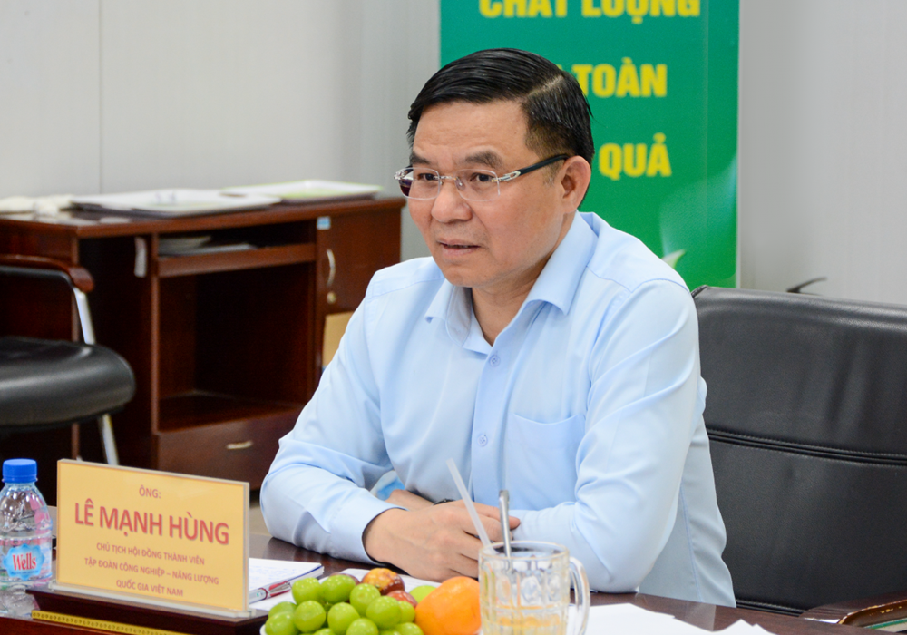 Chủ tịch Petrovietnam Lê Mạnh Hùng họp với Ban QLDA Long Phú 1.