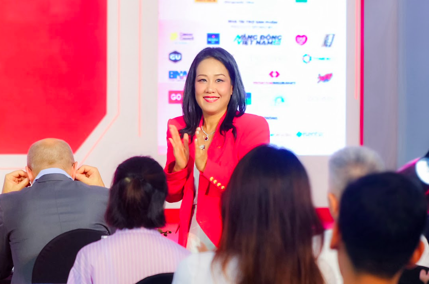 Bà Thái Minh Diễm Tú - Giám đốc Khối Tiếp thị, Ngân hàng Techcombank tại sự kiện.
