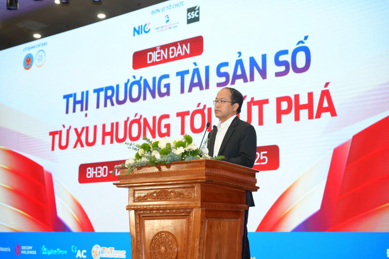 Ông Vũ Quốc Huy, Giám đốc Trung tâm Đổi mới sáng tạo quốc gia phát biểu khai mạc Diễn đàn (Ảnh: VBA)