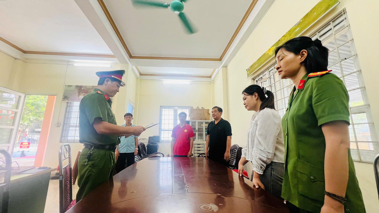 Khởi tố kế toán Công ty cổ phần Môi trường đô thị tỉnh Lào Cai về tội "Mua bán trái phép hoá đơn”