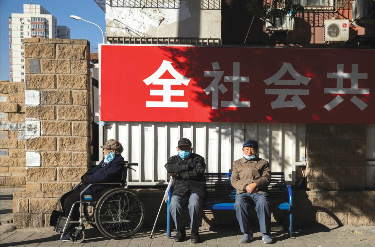 "Căn bệnh thầm lặng” của tuổi già - sự cô đơn và cô lập xã hội. (Nguồn: Reuters)