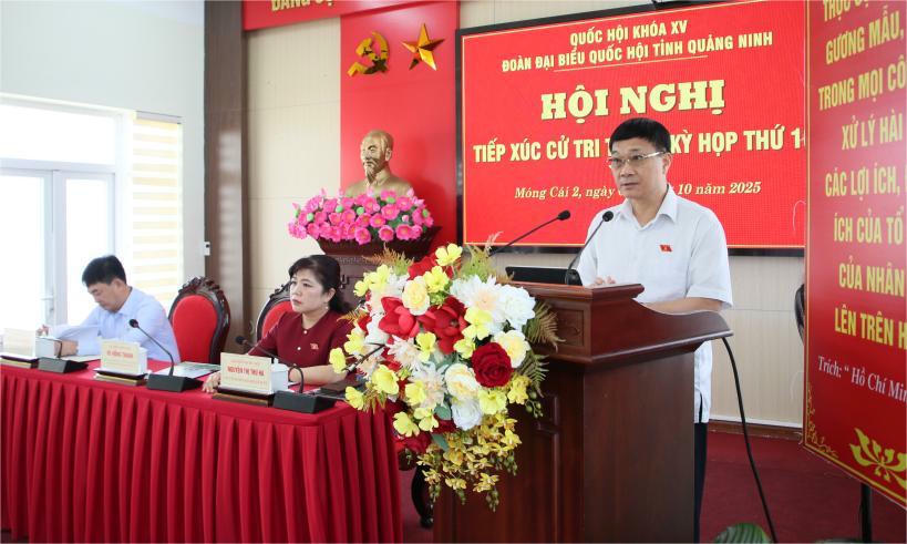 Phó Chủ tịch Quốc hội Vũ Hồng Thanh tiếp xúc cử tri tại Quảng Ninh