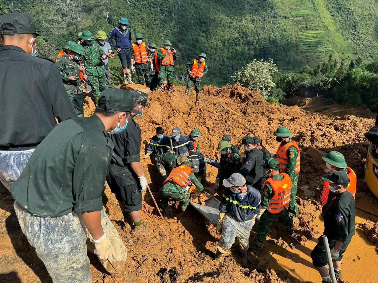 Tuyên Quang: Tìm thấy thi thể 2 cháu bé trong vụ sạt lở đất ở Lũng Cú