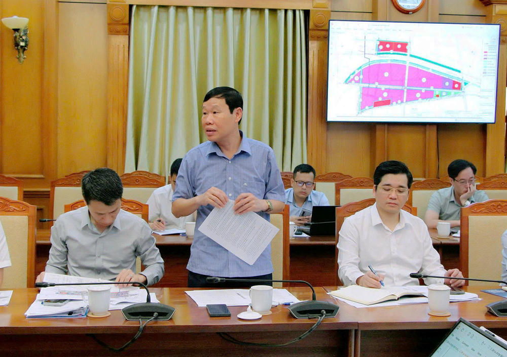 Đại diện Sở Xây dựng phát biểu tại hội nghị.